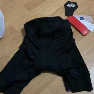 Rion cycling shorts sz med NWT